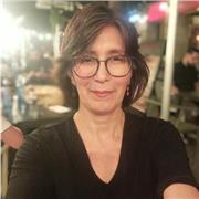 Soy paciente y me da bien enseñar matemáticas y letras a niños pequeños.